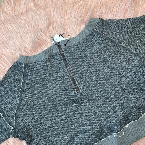 NWT Bloch Ultimate Stretch Active Dance Long Sleeve Gray Crop‎ Top Size Medium - Picture 6 of 7